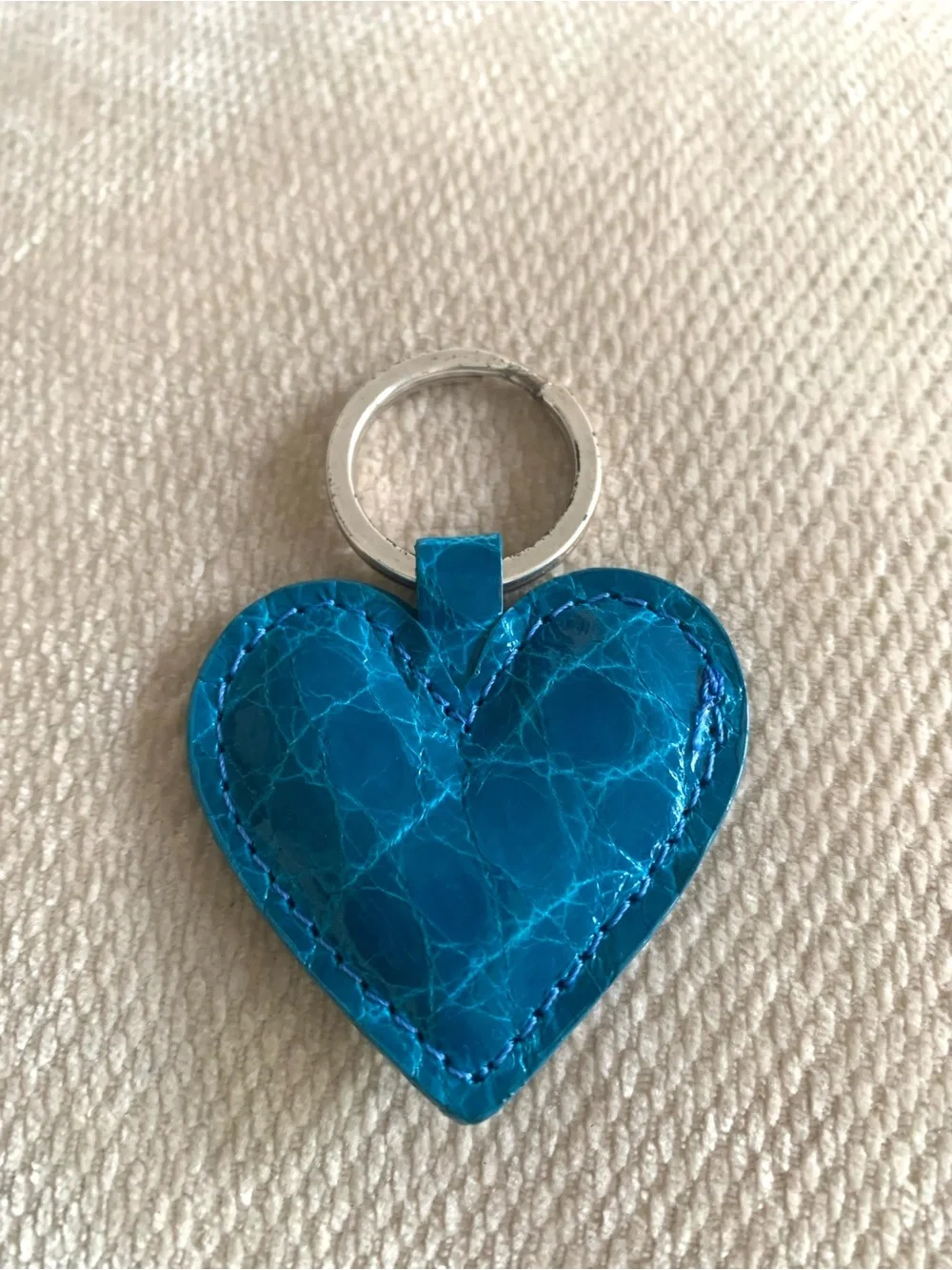 Heart-Shaped Handmade Shiny Turquoise Blue Alligator Animal Print Keyring USA